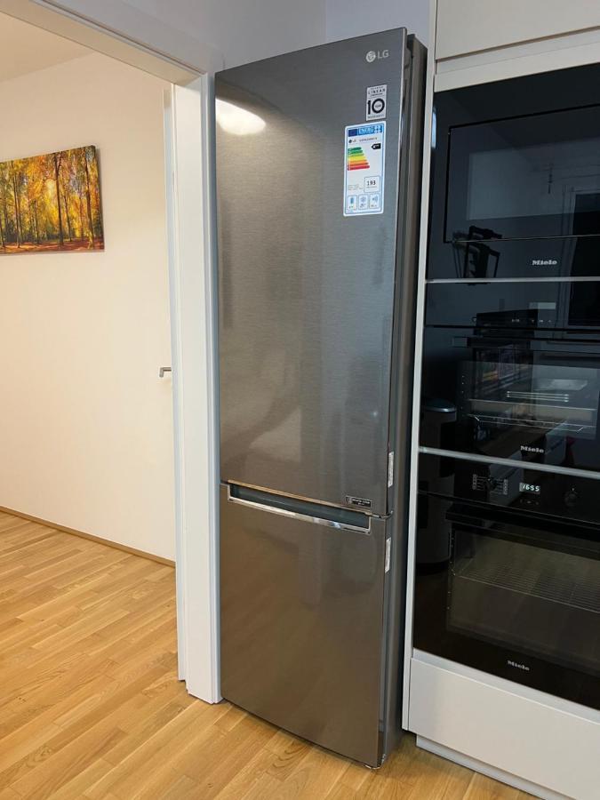 Modern Apartment Bei U Bahn Simmering Wien Eksteriør billede
