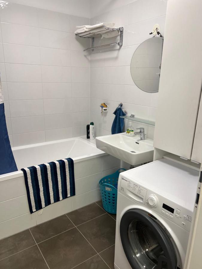 Modern Apartment Bei U Bahn Simmering Wien Eksteriør billede